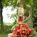 Bolsius Grablicht Glas Memento mit Sturmdeckel rot